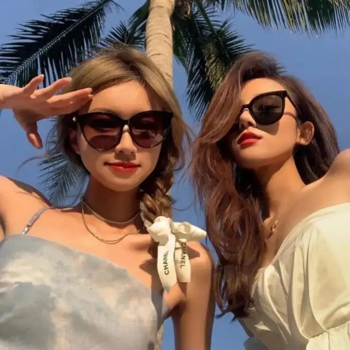 小妮扛枪